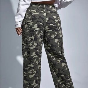 Cargo camo pants